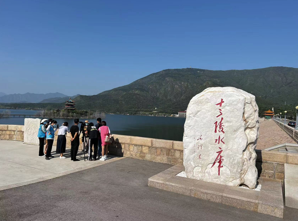 重现十三陵水库建设者风采电影九兰今天公映