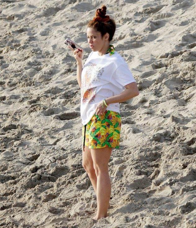 皮克夏奇拉激烈争吵,狼姐凶神恶煞,儿子露嫌弃表情-腾讯新闻