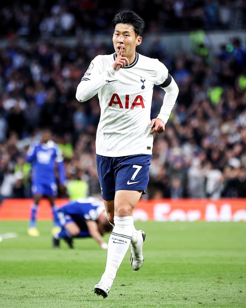 孙兴慜13分钟戴帽破8场球荒左右开弓两轰世界波追平c罗