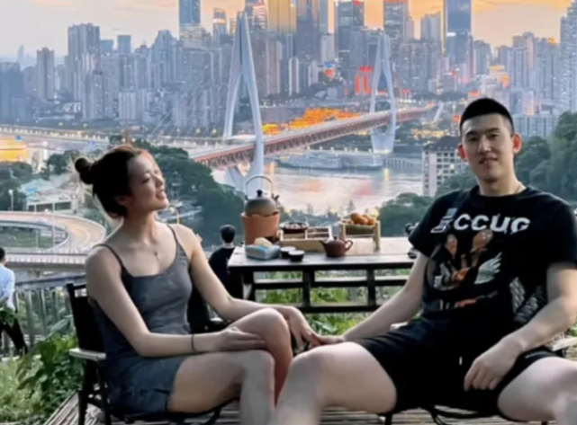 但付豪肯定还不会结婚,现在的年龄确实还有点早.