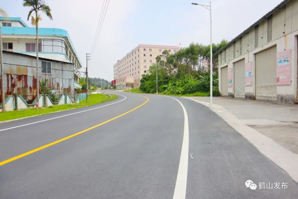 改造后的乡村道路(桃源镇 供图)桃源镇规建办工作人员告诉记者,桃源镇