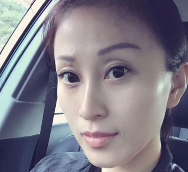 杨子前妻现身直播间,气质不输明星!被杨子侄女喊"三妈"引争议