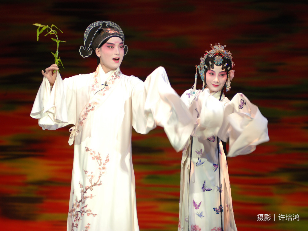 白先勇青春版牡丹亭促昆曲复兴但昆曲前途依然艰难