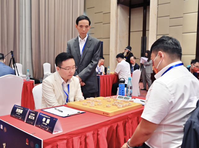 上海本土棋手赵玮平李少庚,赵鑫鑫和黄竹风,洪智和孟辰,程鸣平赵殿宇