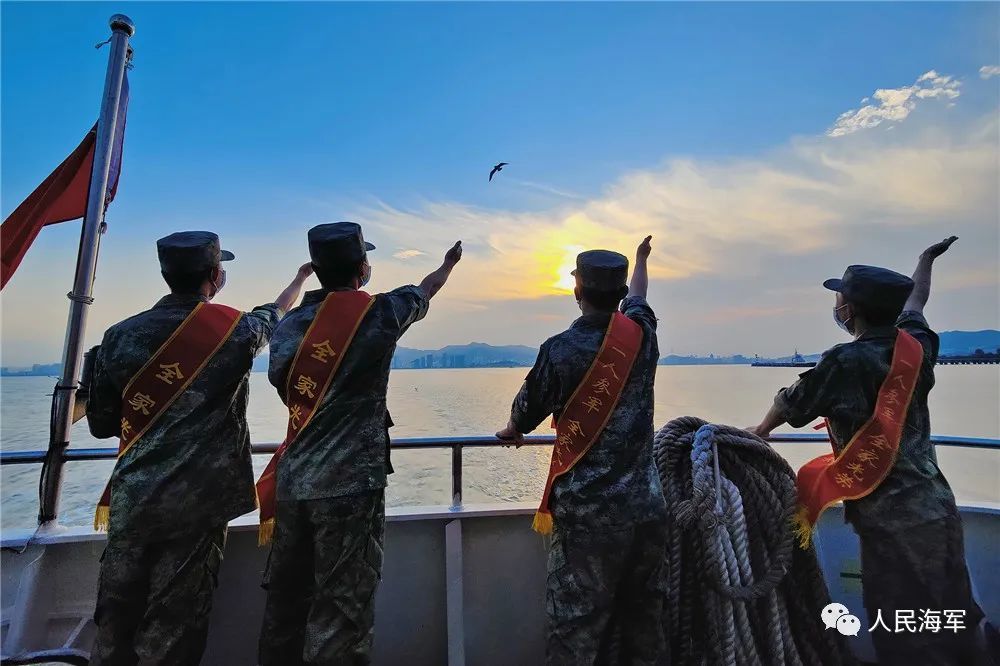 欢迎加入人民海军！2022年海军秋季新兵入营