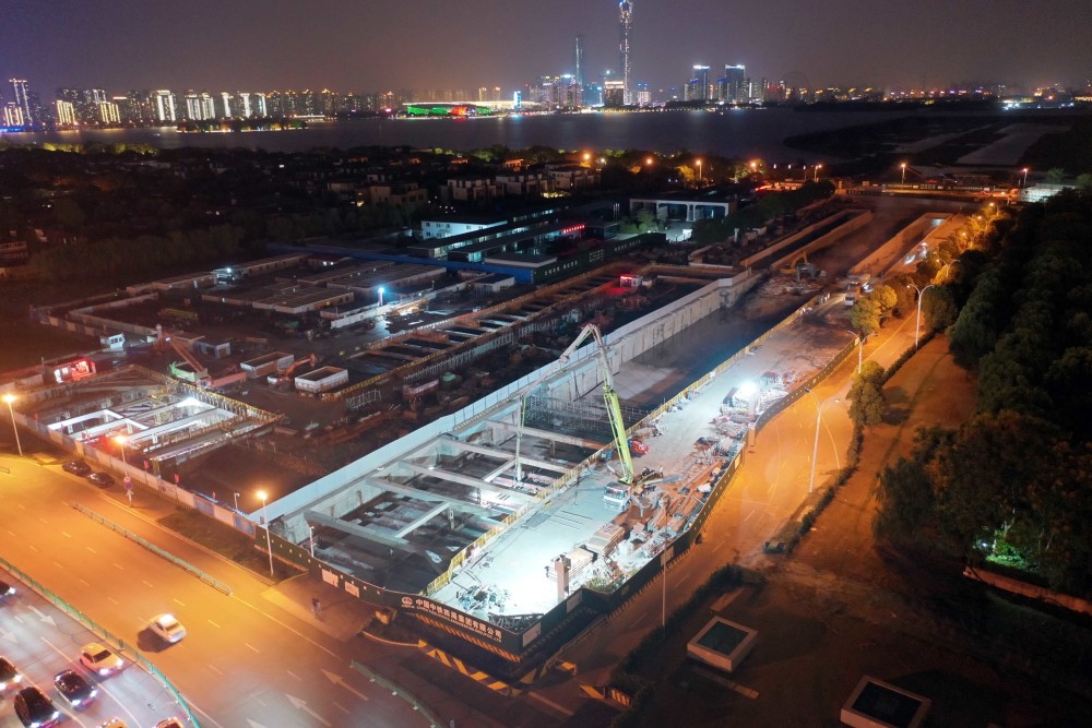 苏州金鸡湖隧道主体工程成功封顶