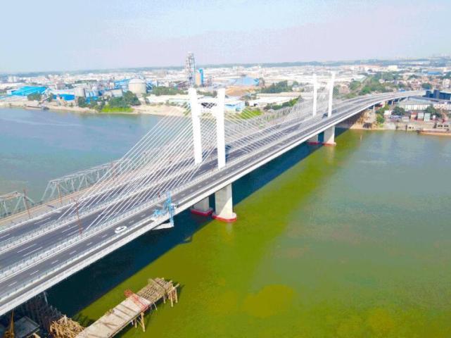 肇庆北江马房特大桥通过交工验收