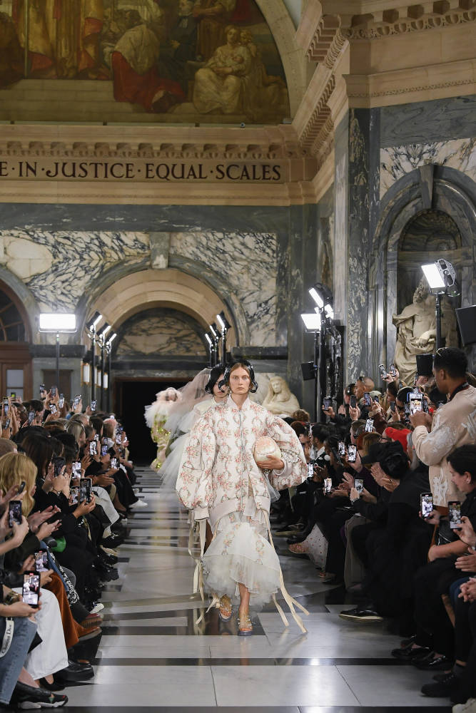 (外代二线)伦敦时装周——simone rocha品牌时装秀