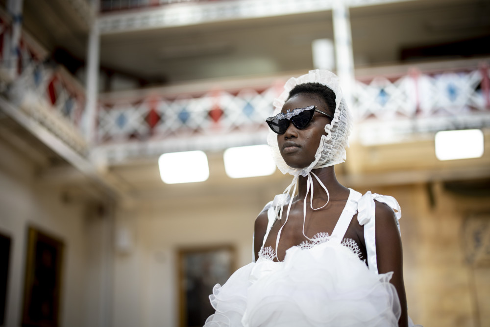 (外代二线)伦敦时装周——bora aksu品牌时装秀_腾讯新闻