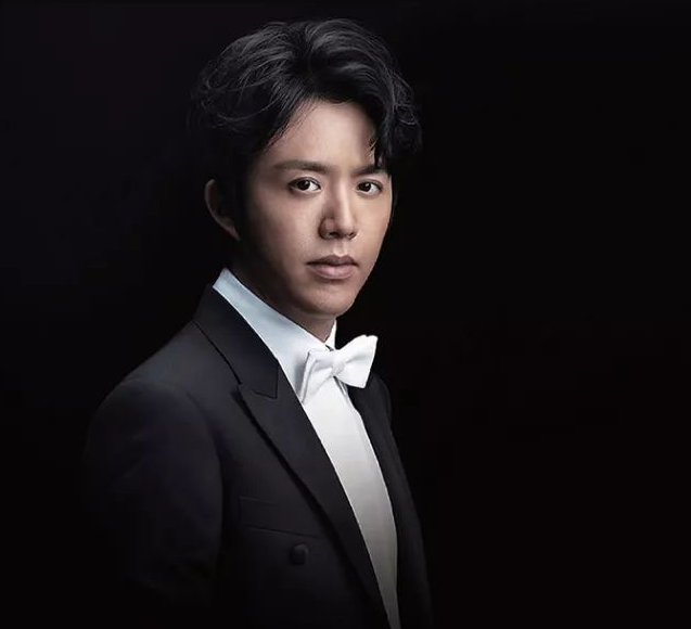 李云迪复出!嫖娼被抓11个月后官宣演出,国外事业丝毫不受影响