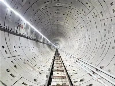 地铁4号线北段盾构隧道据悉,小街站至郎园站盾构区间是天津地铁4号线