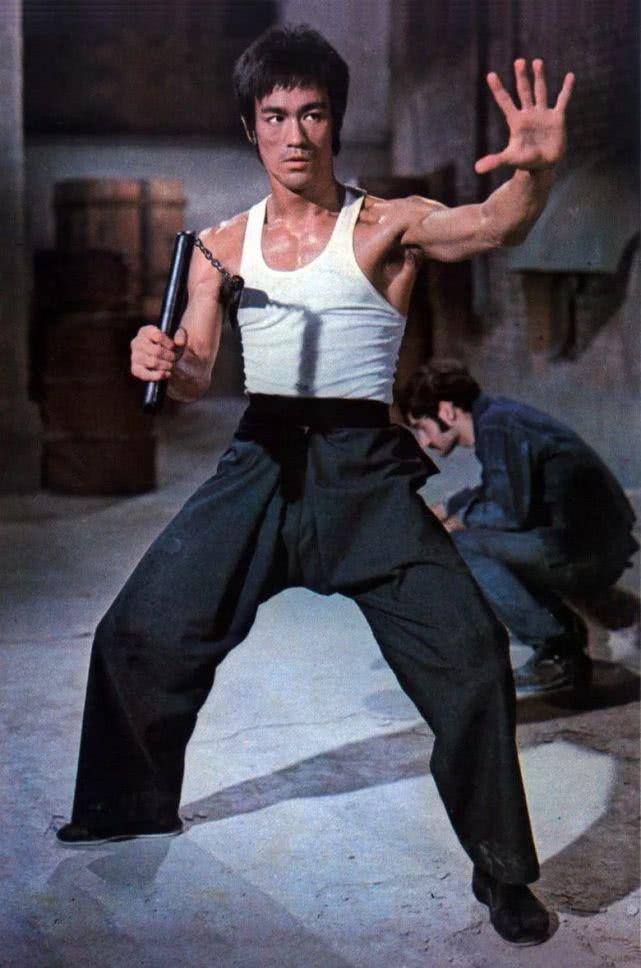 李小龙:先天缺陷不宜习武,受叶问点拨低调做人,拍戏坚持不用特效不假