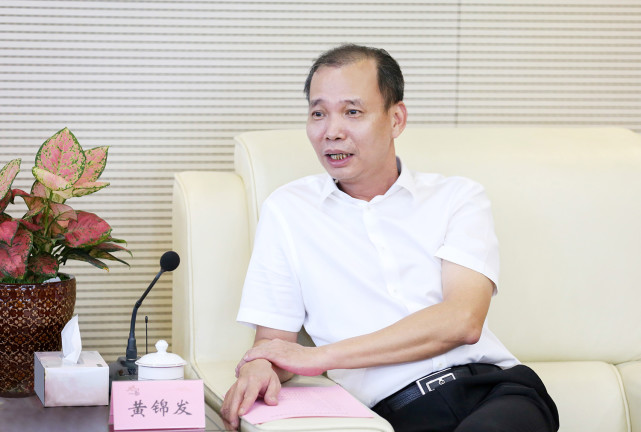 【莞家·对话篇】东莞市茶山镇党委书记黄锦发:争取打造"城人融合