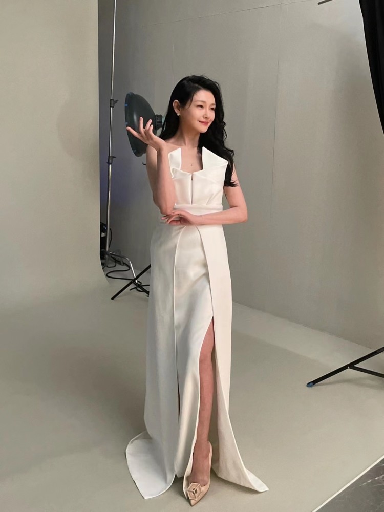 大s再婚后正式复工高调晒出三处爱情纹身生图状态堪称无敌