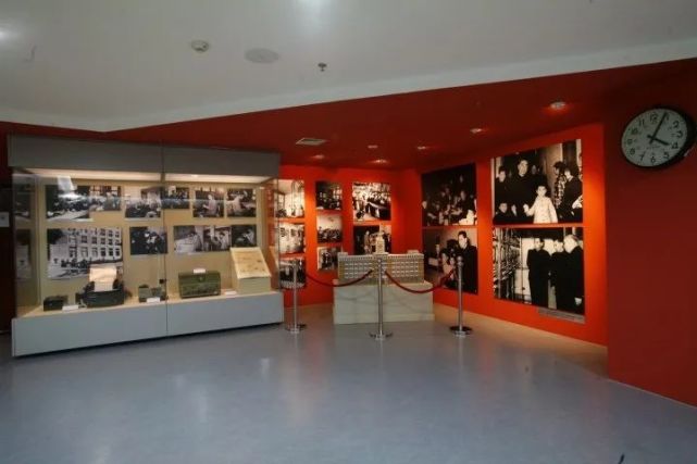 这是北京市内首次使用自动电话交换机 图为北京通信电信博物馆内安装