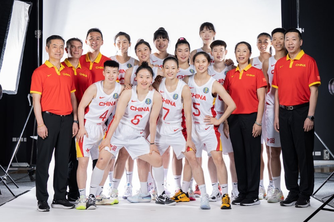 国际篮联公布中国女篮世界杯12人名单杨力维队长双塔领衔冲奖牌