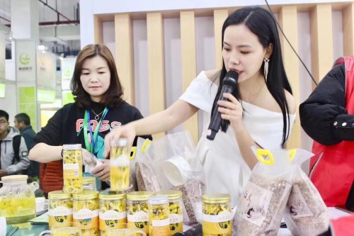 凡人故事|网红山妮子:把热爱发展为事业,讲好安康故事