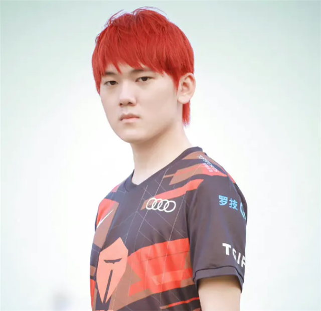 可五五的新发型很好看,到阿水头上让人没眼看.