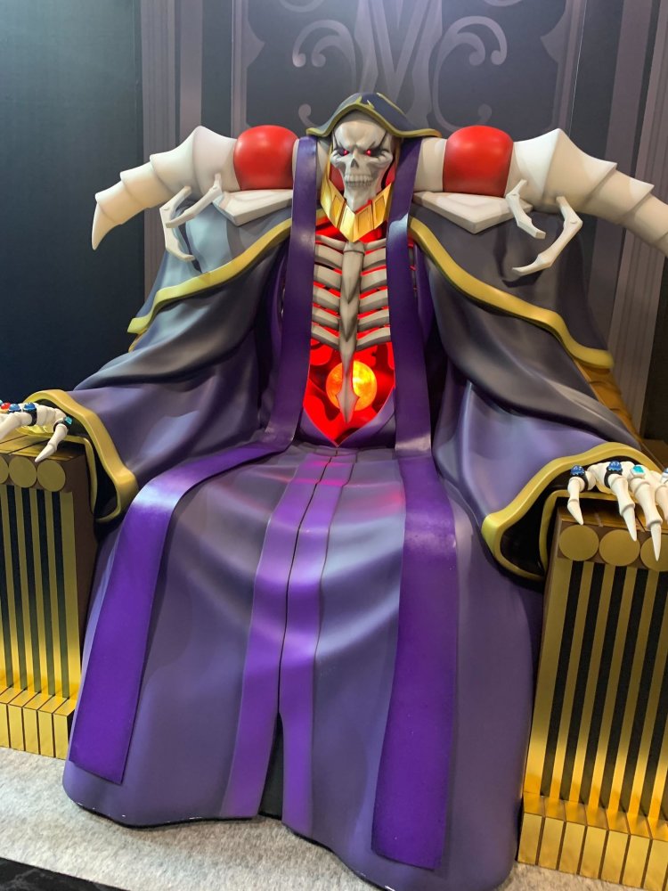 overlord飞鼠玉可发光的等比例骨王雕像然而雅儿贝德才是重点