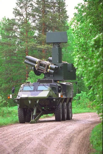 000发子弹,2,000顶头盔和防弹衣,itk 61防空机炮,krh/92 120-mm迫击炮