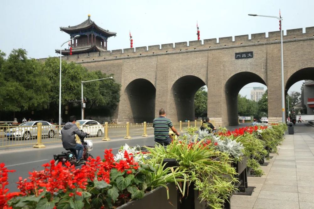 西安城墙四城门门楣标识落成_腾讯新闻