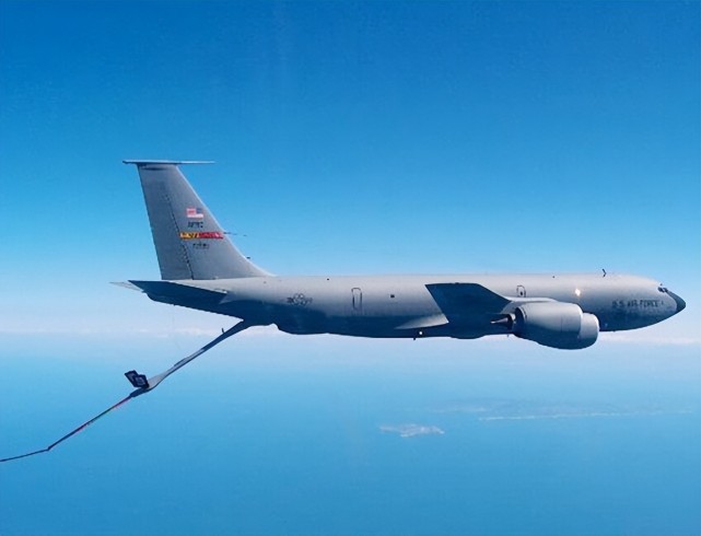 当今全球现役的主流加油机主要有美国的kc-135,kc-10,kc-130,kc-46a