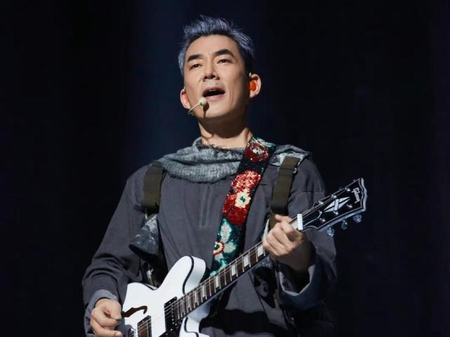 56岁任贤齐翻红!曾坐5年冷板凳,遇贵人翻身,王菲坦言自愧不如