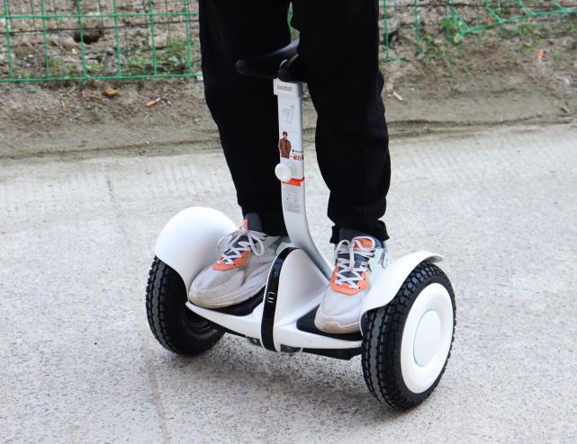 新进代步工具有它方便又快捷九号平衡车minipro2体验