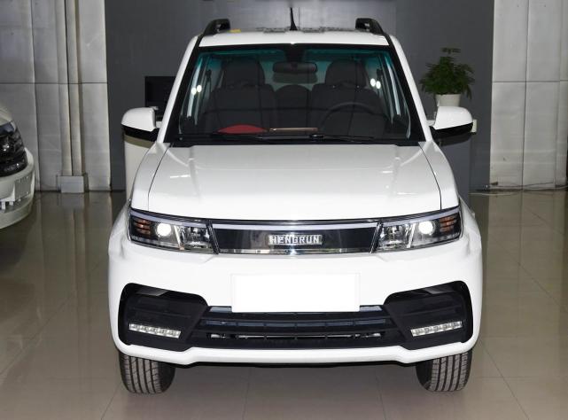 近日,恒润汽车旗下的一款3门4座小车,恒润小泰迪正式上市,新车共推出