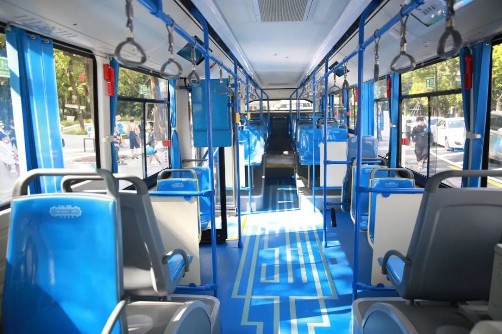 这些各具特色的复古公交车,你都乘坐过吗?_腾讯新闻