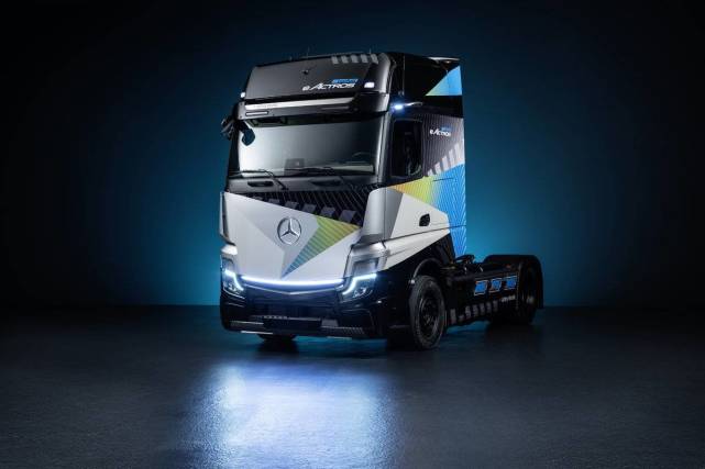 续航突破500km,详解奔驰eactros longhaul电动重卡