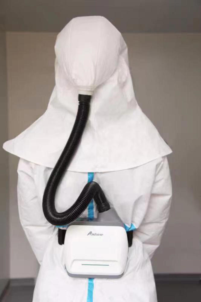 更安全舒适中国自主研发的医用正压防护头罩投用