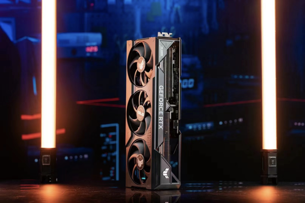 华硕展示rtx 40系列tuf gaming显卡:背板采用巨大通风口