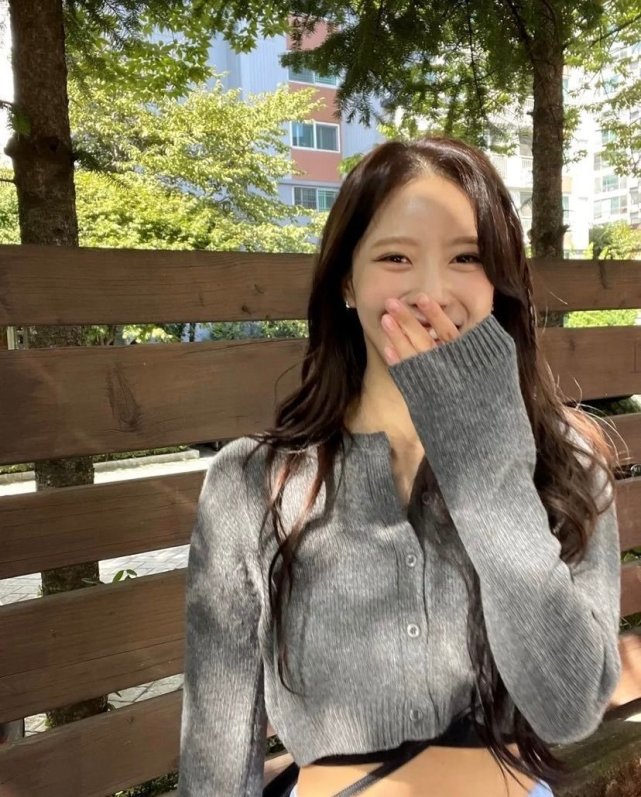 lovelyz李美珠,骨感的身材,纤细蚂蚁腰,却拥有坚实的11字腹肌-腾讯