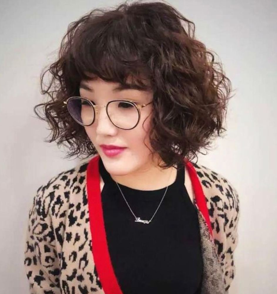 中年女人"发型决定气质",4种发型尽量避开,不是扮嫩就是显老插图4