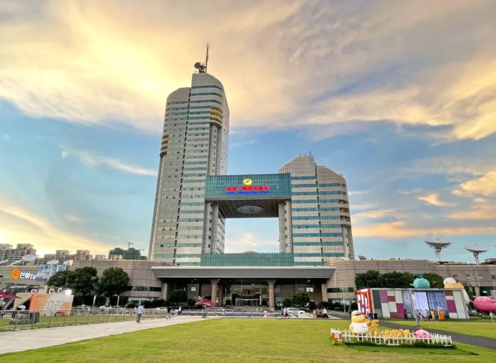 湖南广电大楼地铁图片