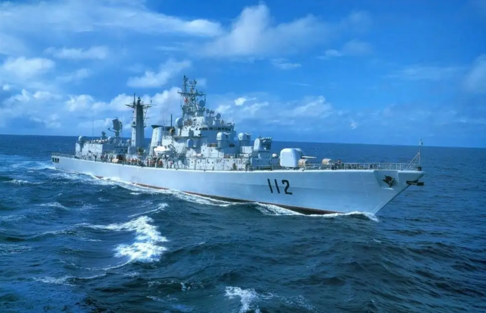 其实不难理解,一部分的军舰就赶上了一个发达国家全部的海军力量,在多