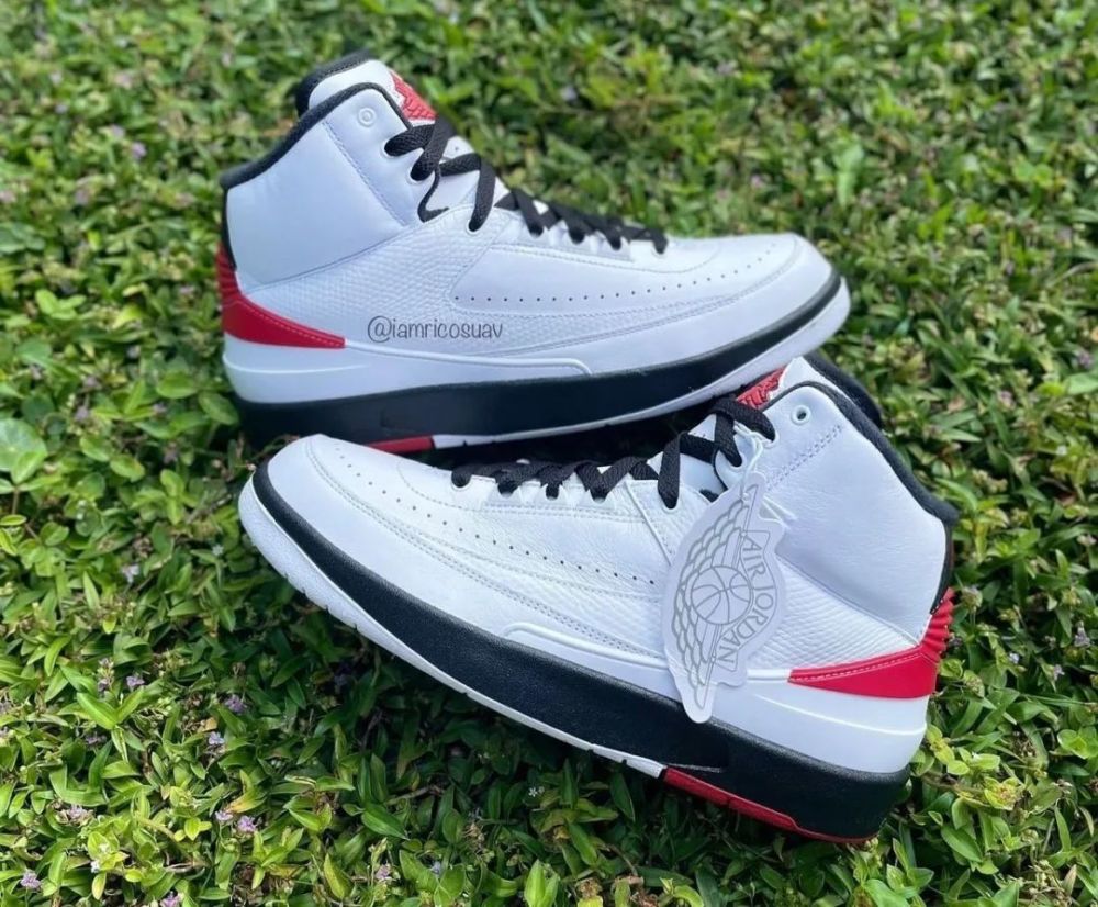 元年造型完美复刻!今年的芝加哥 aj2 最新实物图来了!_腾讯新闻