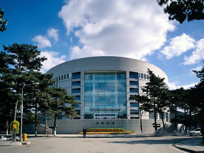 大学,坐落在东北中心城市沈阳,是国家首批"211工程"和"985工程"重点