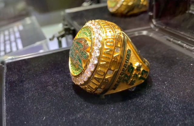 辽宁男篮总冠军戒指曝光:郭艾伦同款展示 代表至高无上的荣耀