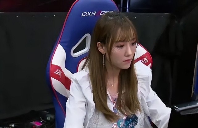 南波儿回应lbl打广告:他蛋糕吃饱饱,我只吃了块草莓_腾讯新闻