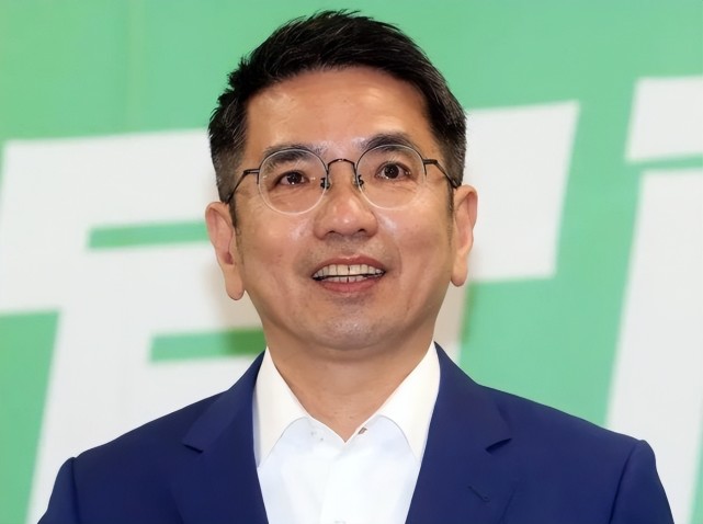 经过比对,江聪渊本人在台湾淡江大学的研究生毕业论文抄袭比率达到48%