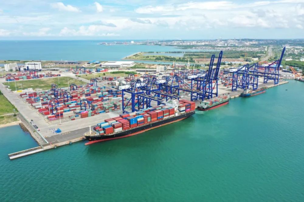 据悉,海南港航目前正在加速推进洋浦国际集装箱码头扩建,扩建工程建设