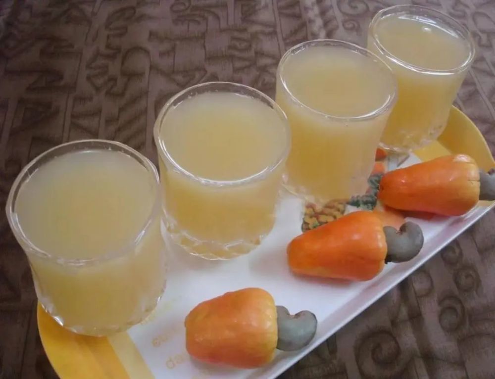 环境似"猪圈",脚底板踩出来的腰果酒,高昂的价格为何被人哄抢_腾讯