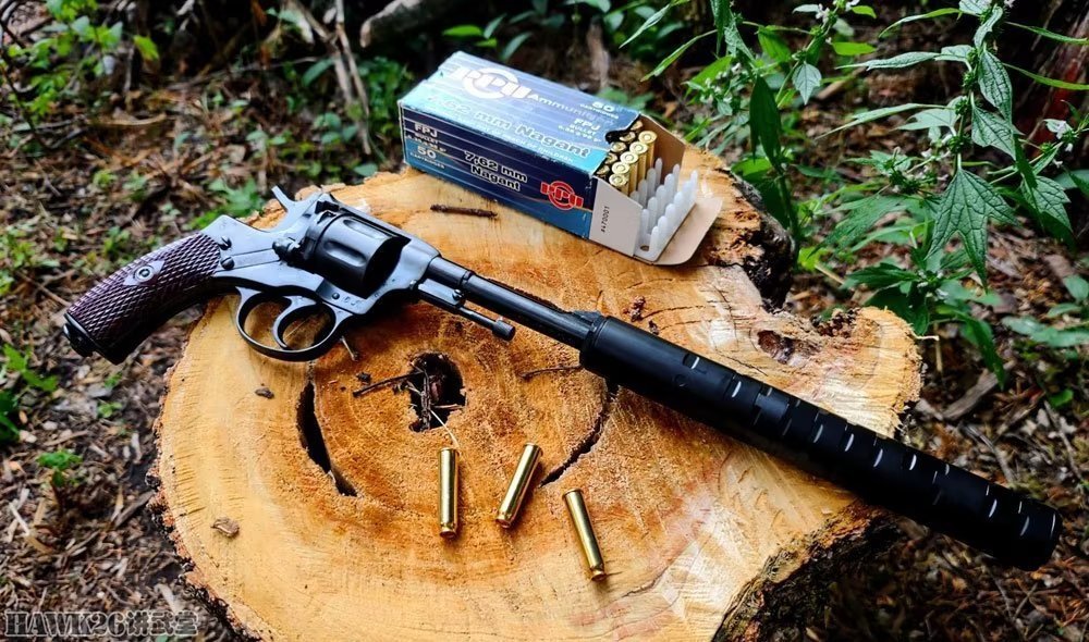 m1895纳甘转轮手枪安装消音器 独门闭气设计 降噪效果超乎意料_腾讯