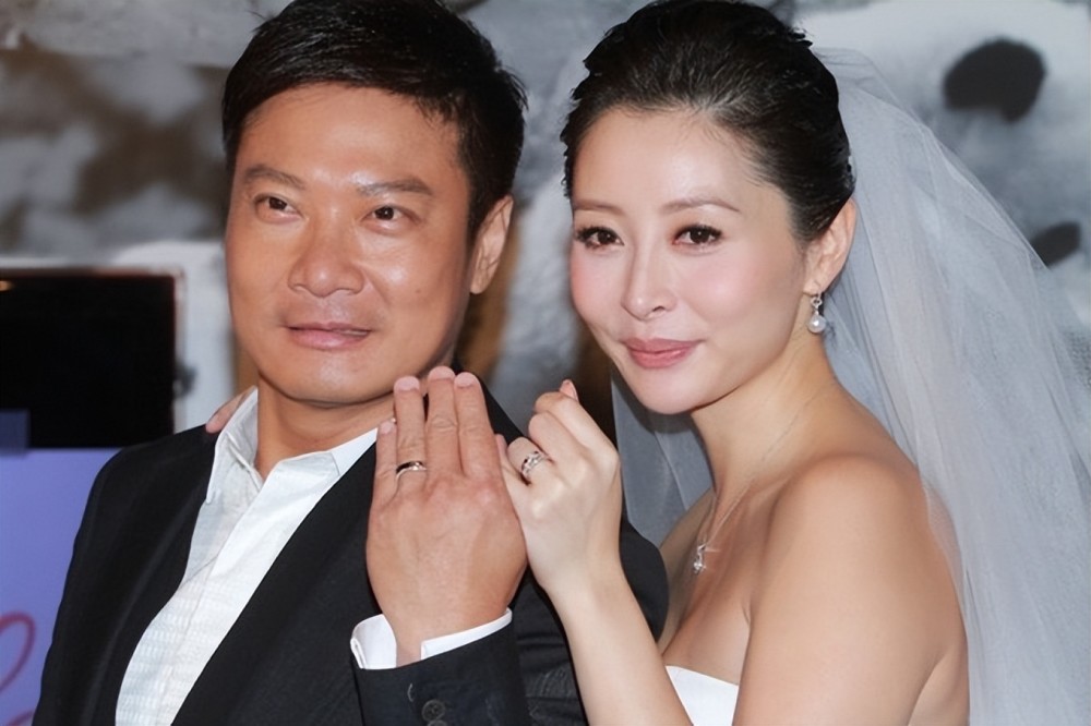 汤盈盈与老公为女儿庆生不会送孩子去留学在劝娘家人回国定居