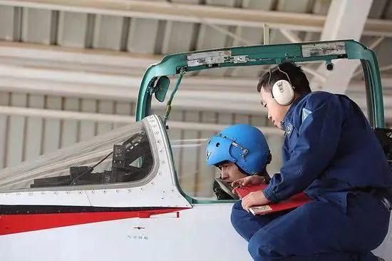 邓文应,一二三等功!
