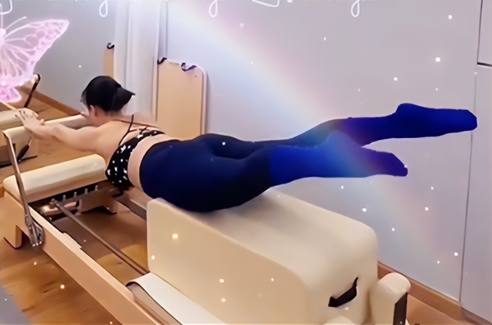 姚芊羽健身房大秀身材!