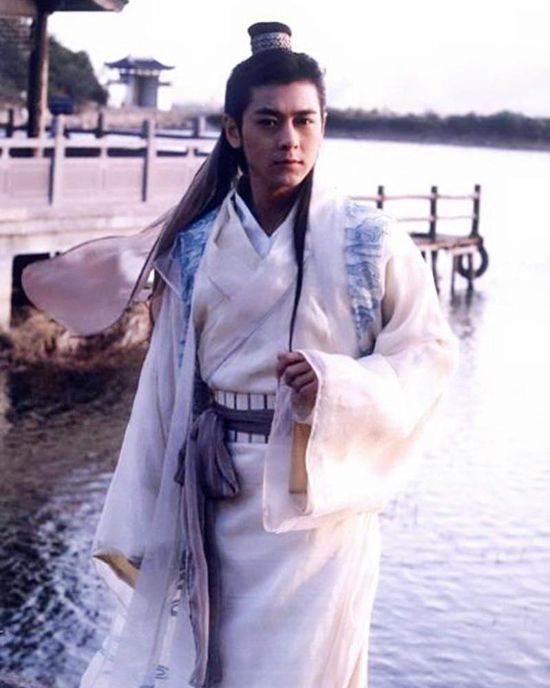 林志颖早年长发旧照曝光,颜值青涩帅气,本尊看后不记得何时拍摄插图4