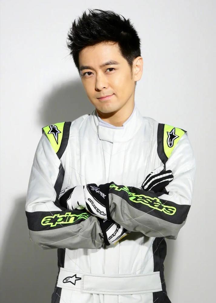 林志颖早年长发旧照曝光,颜值青涩帅气,本尊看后不记得何时拍摄插图6